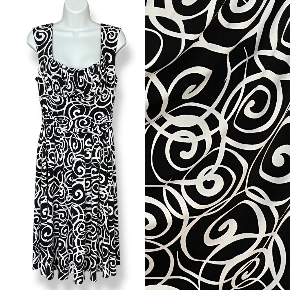 Maggie London Dress Ruched Waist‎ Size Large Black White Spiral Print Circular